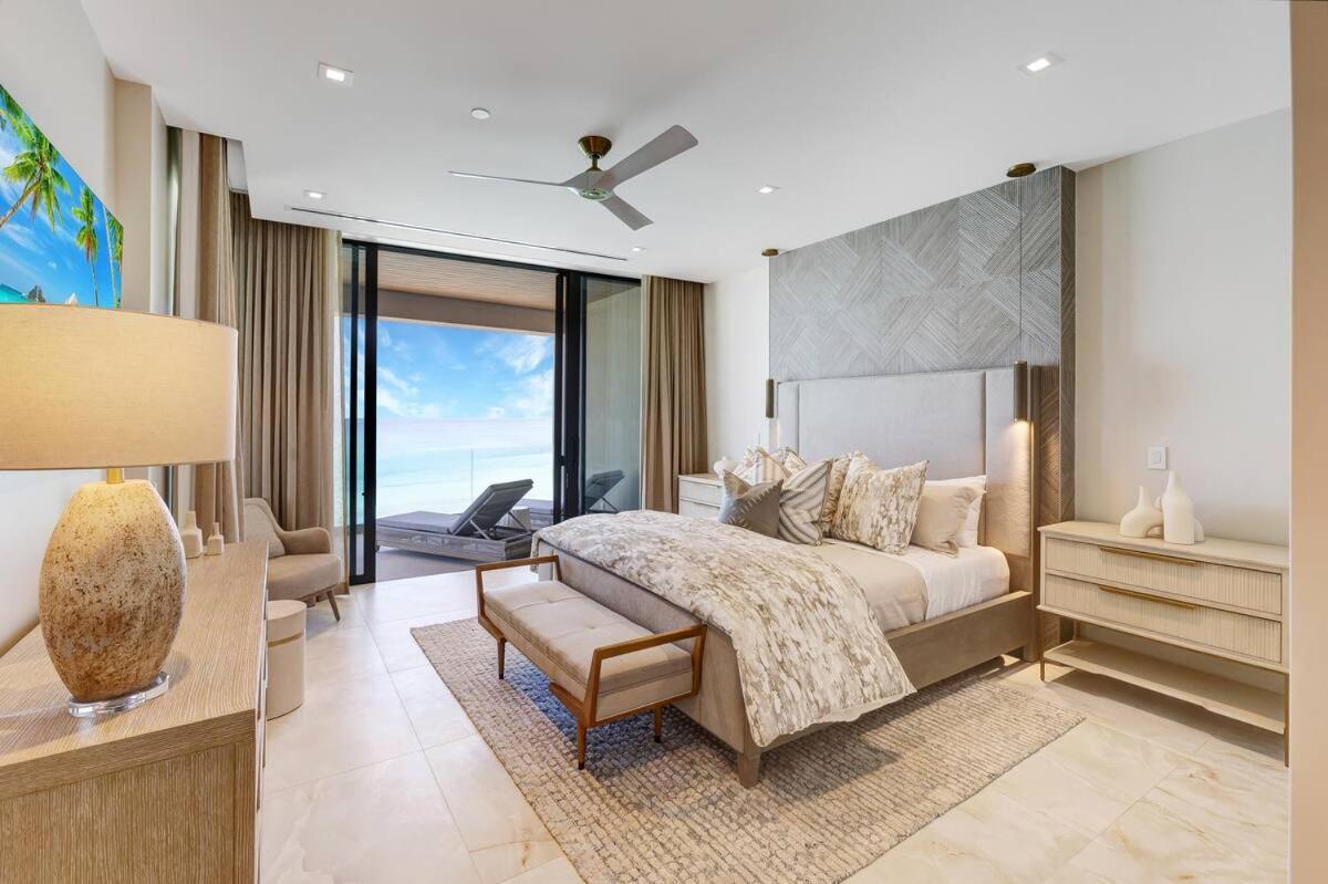 Beachfront 3 Bedroom Luxury * Nassau