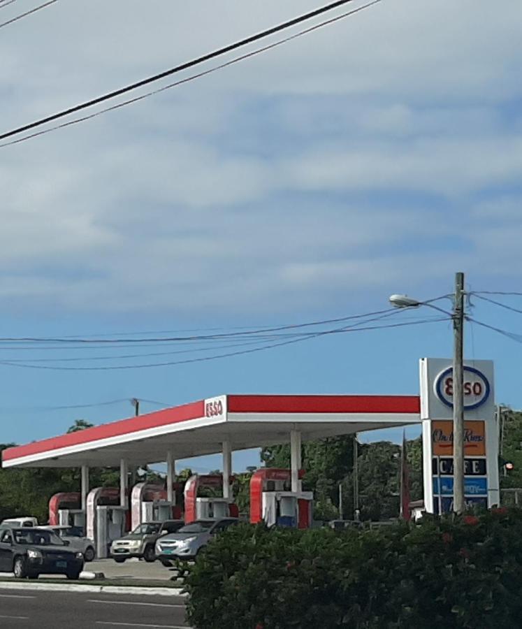 Eastwood Escape * Nassau